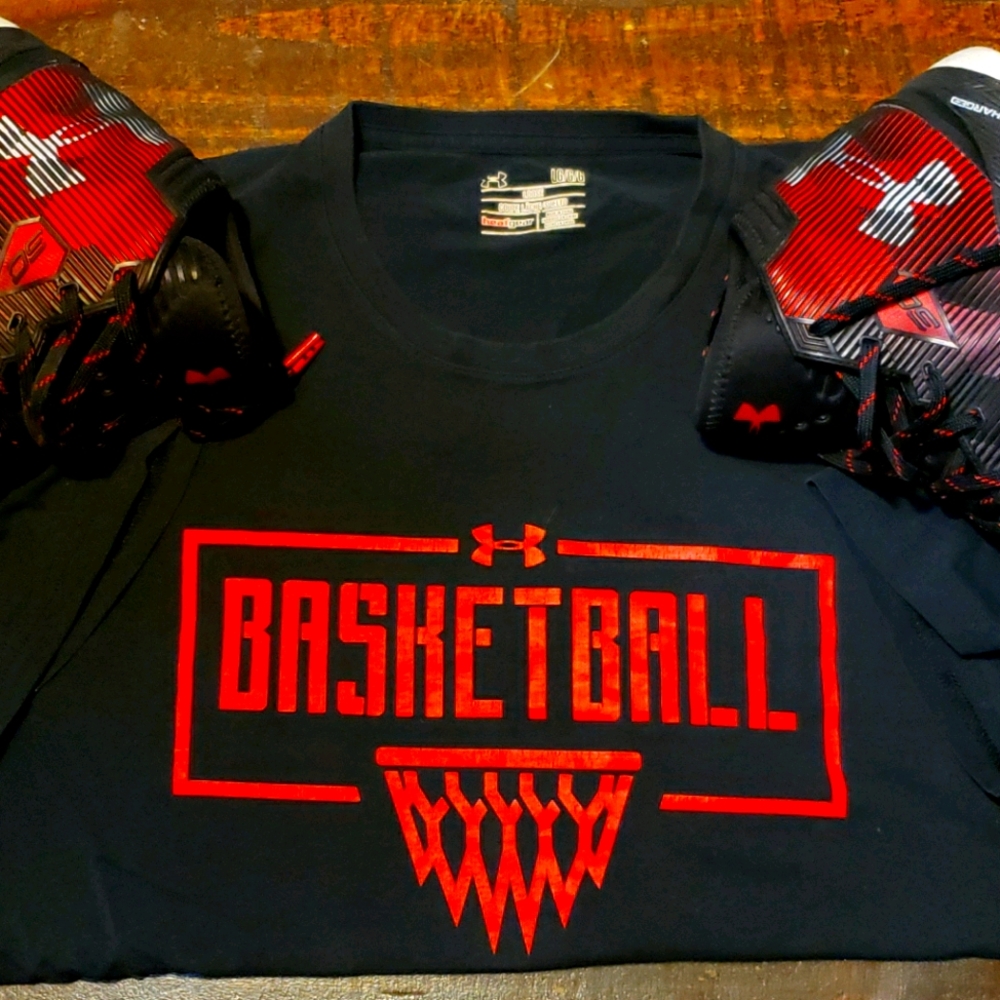 Under Armour mens size large 🏀 t shirt